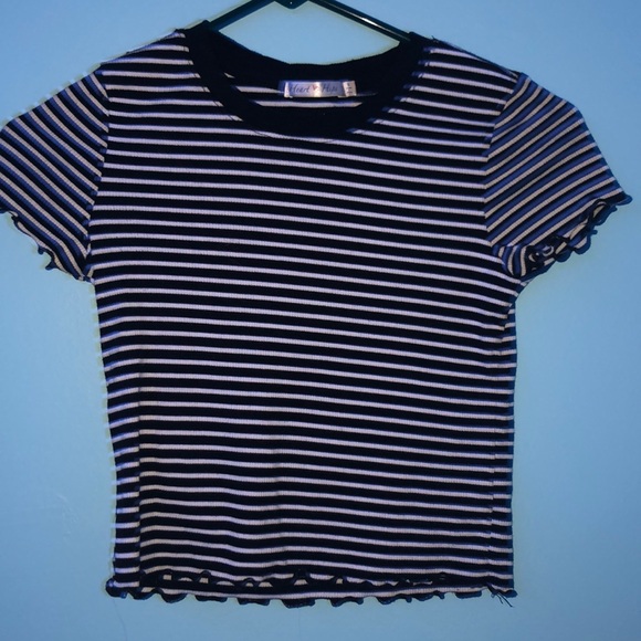 Tops - cropped stripped tee